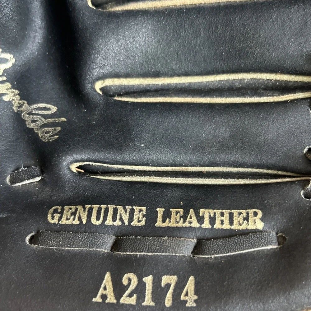 Wilson Signature Model A2174 Black Leather Baseball Glove Kevin McReynolds RHT